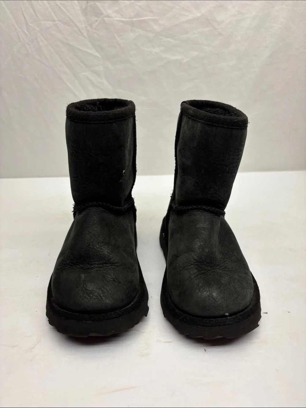 UGG Black Kids Short Classic Boots, SZ 8 toddler girl, box 72